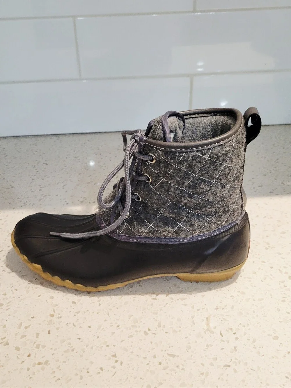 Chooka Women's Gray Quilted Duck Boots with Tan Soles | Size 7